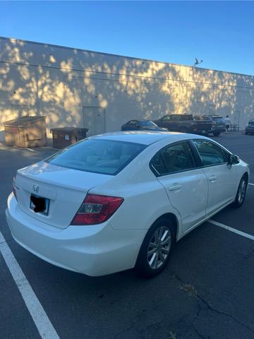 Photo of 2012 White Honda Civic