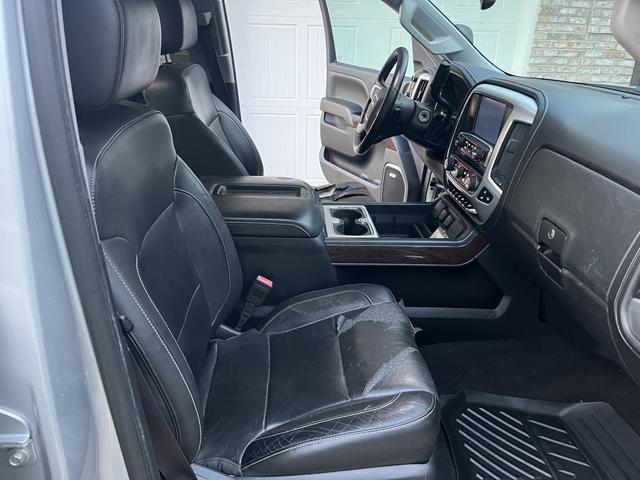Photo of 2015 Silver GMC Sierra 2500