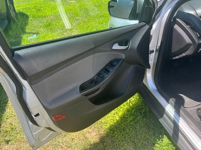 Photo of 2014 Silver Ford Focus