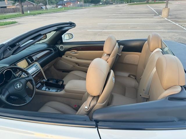 Photo of 2007 White Lexus SC 430
