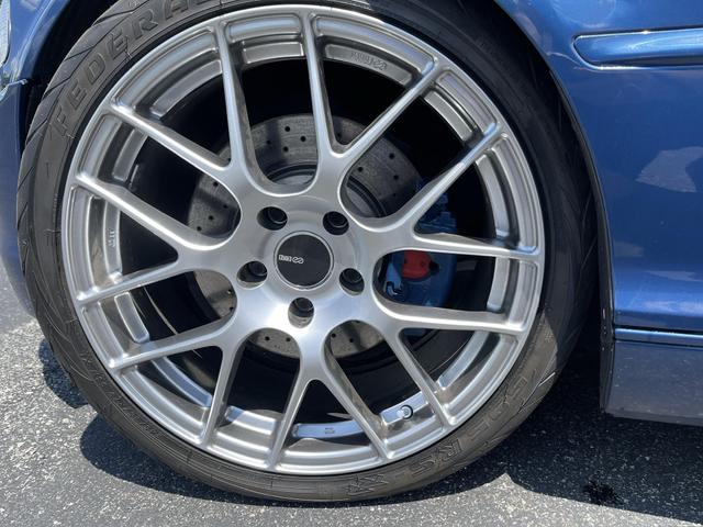 Photo of 2003 Blue BMW 330