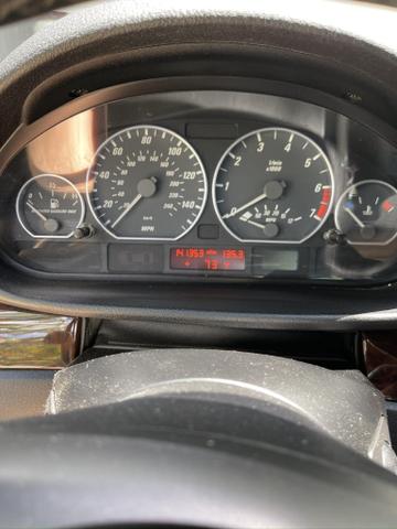 Photo of 2003 Blue BMW 330