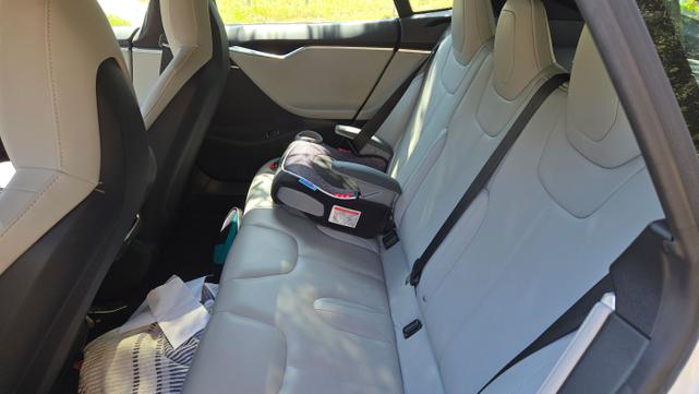 Photo of 2015 White Tesla Model S