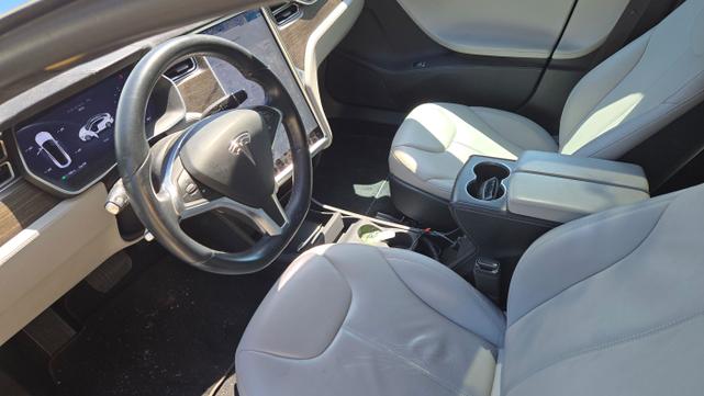 Photo of 2015 White Tesla Model S