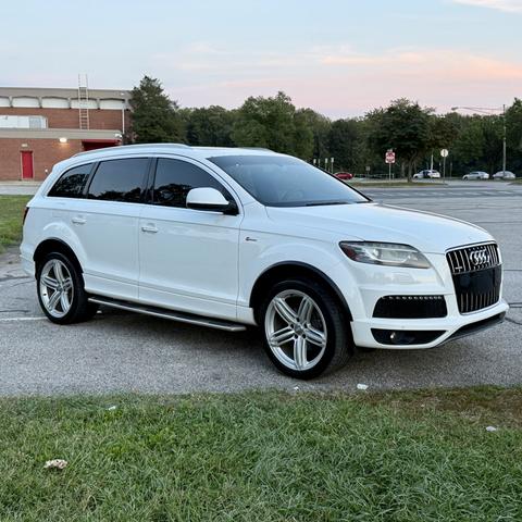 Photo of 2011 White Audi Q7