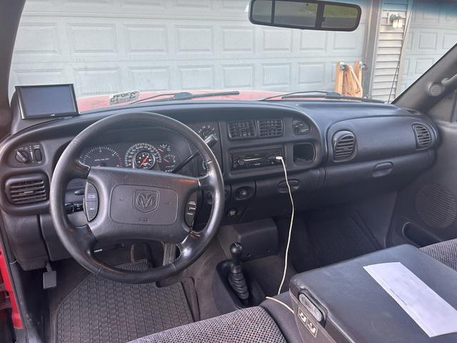 Photo of 2001 Red Dodge Ram 2500