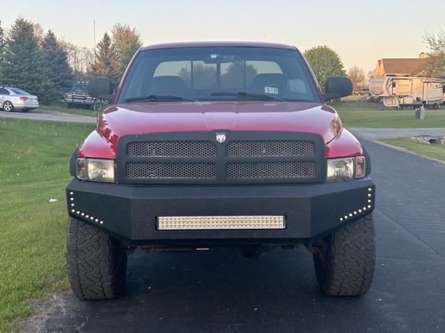 Photo of 2001 Red Dodge Ram 2500
