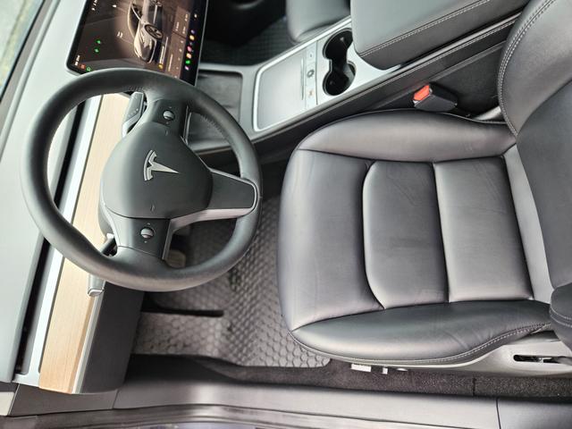Photo of 2023 Gray Tesla Model 3