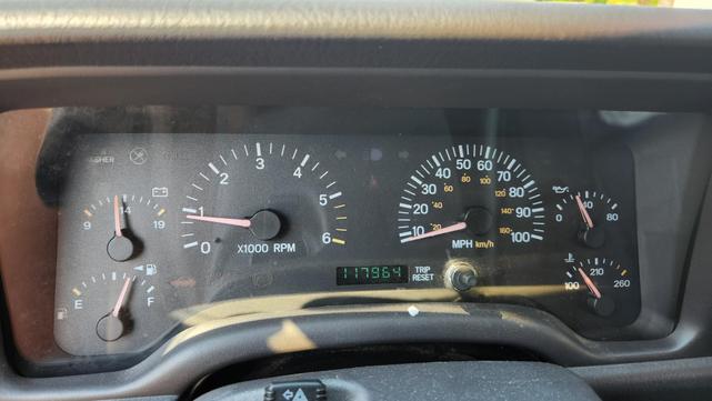 Photo of 2001 Yellow Jeep Cherokee