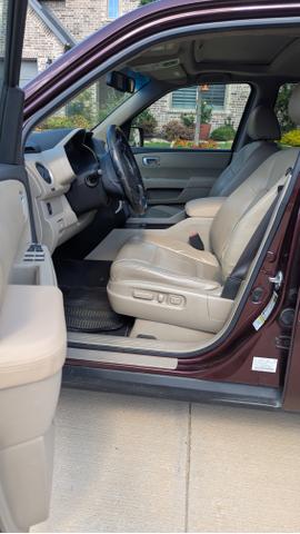 Photo of 2011 Red Honda Pilot