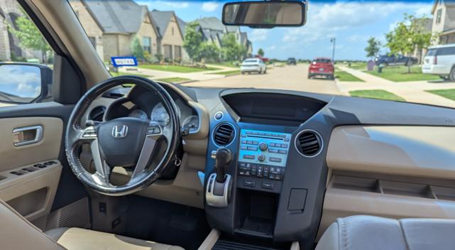 Photo of 2011 Red Honda Pilot