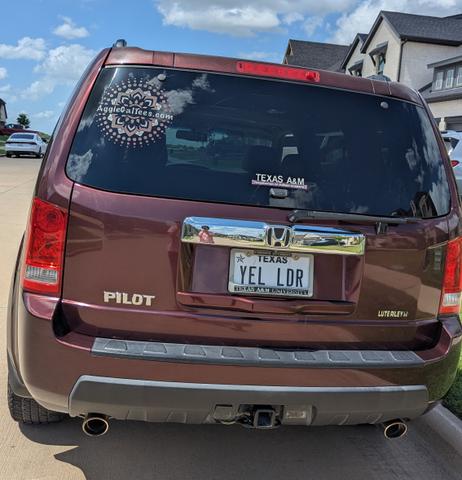 Photo of 2011 Red Honda Pilot