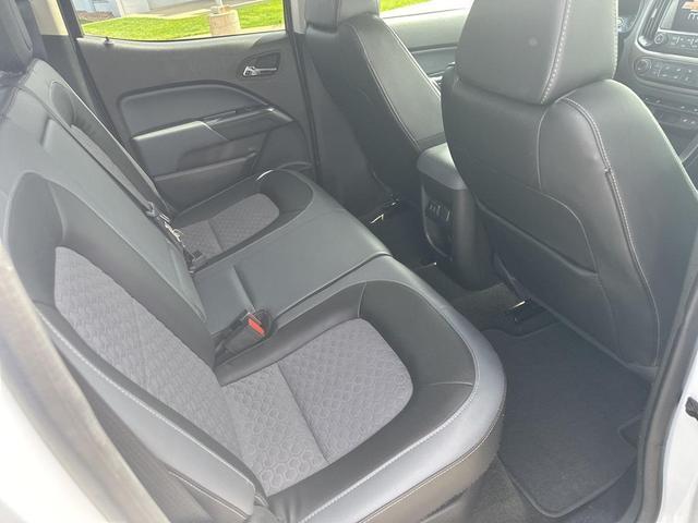 Photo of 2015 White Chevrolet Colorado