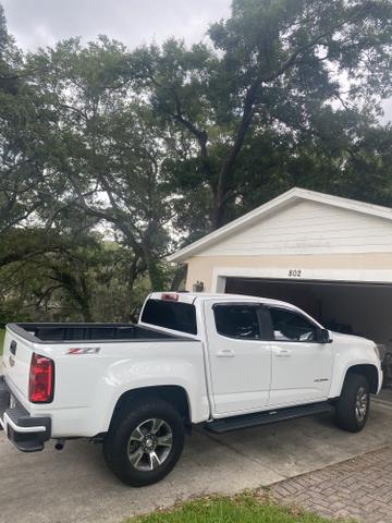 Photo of 2015 White Chevrolet Colorado