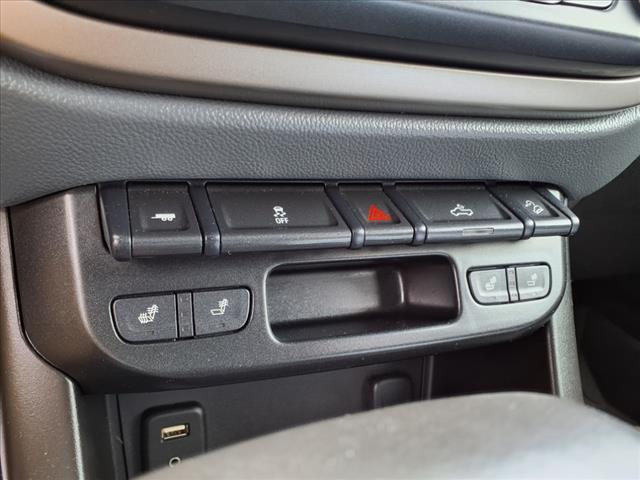 Photo of 2015 White Chevrolet Colorado