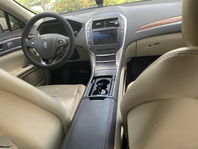 Photo of 2014 Beige Lincoln MKZ