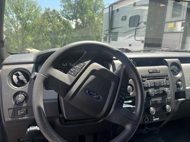 Photo of 2014 White Ford F-150