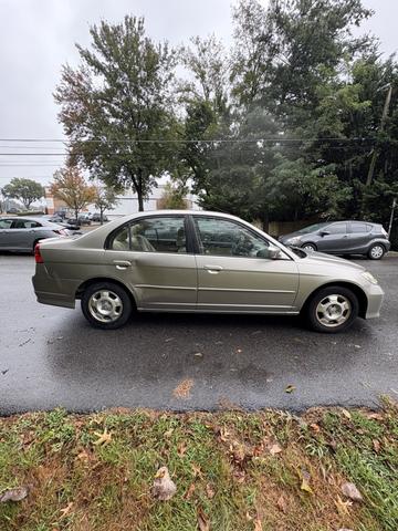 Photo of 2004 Silver Honda Civic Hybrid