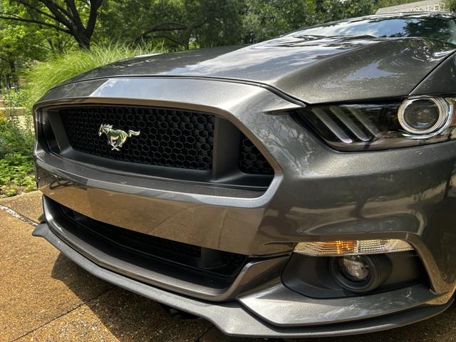 Photo of 2017 Gray Ford Mustang