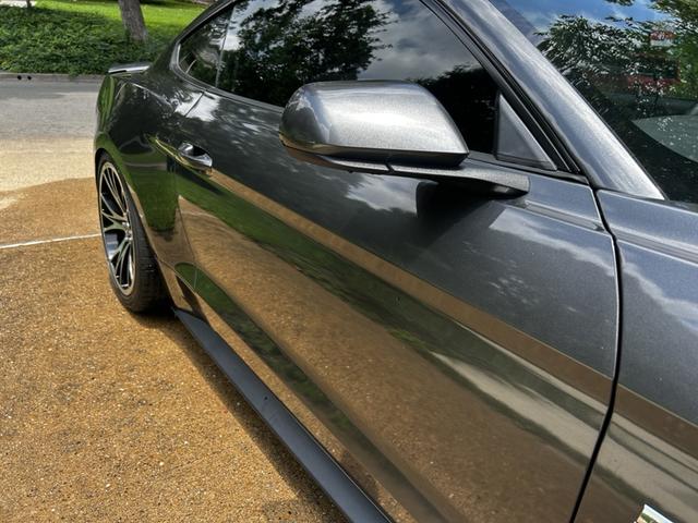 Photo of 2017 Gray Ford Mustang