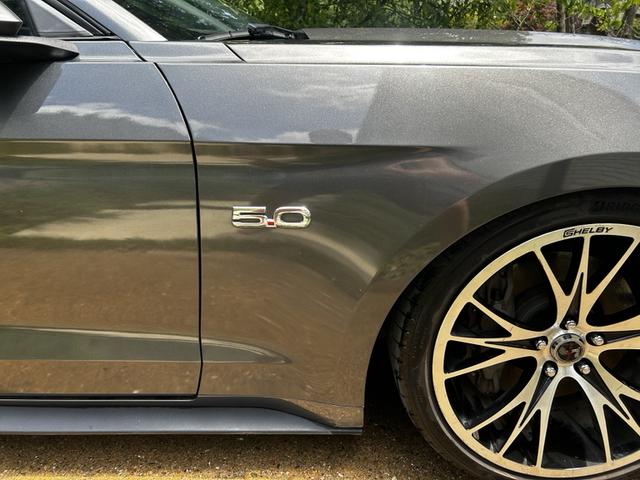 Photo of 2017 Gray Ford Mustang