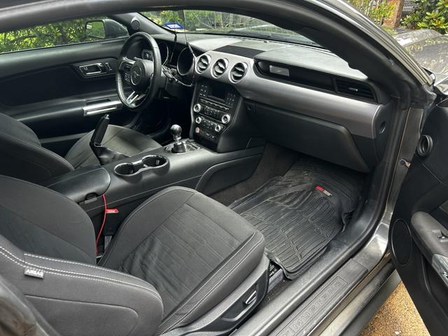 Photo of 2017 Gray Ford Mustang