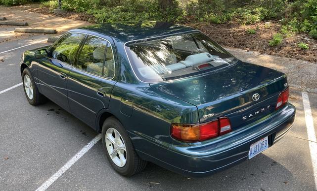 Photo of 1996 Green Toyota Camry