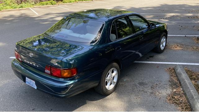 Photo of 1996 Green Toyota Camry