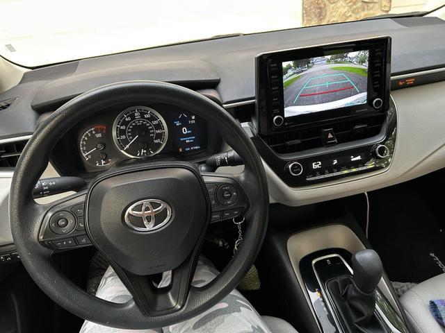 Photo of 2022 White Toyota Corolla