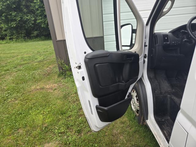 Photo of 2018 White RAM ProMaster 2500