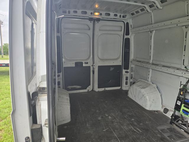 Photo of 2018 White RAM ProMaster 2500