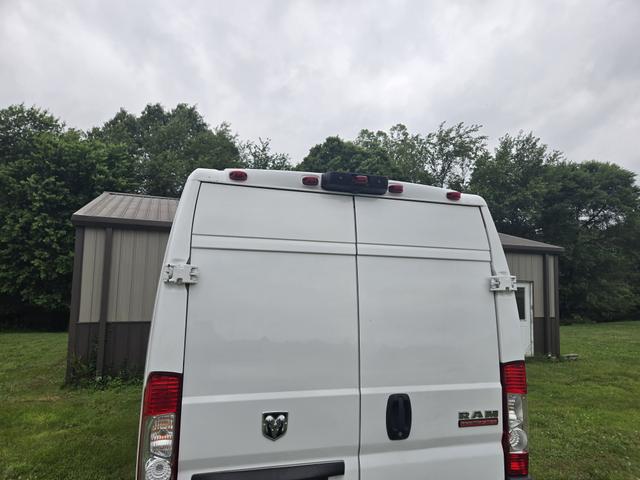 Photo of 2018 White RAM ProMaster 2500