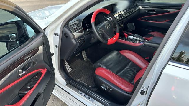 Photo of 2015 White Lexus LS 460