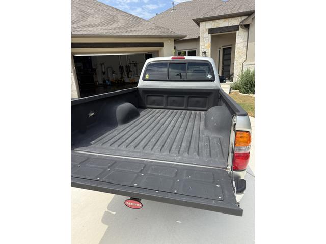 Photo of 2004 Silver Toyota Tacoma
