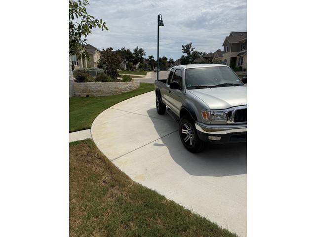 Photo of 2004 Silver Toyota Tacoma
