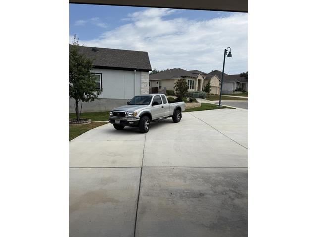 Photo of 2004 Silver Toyota Tacoma