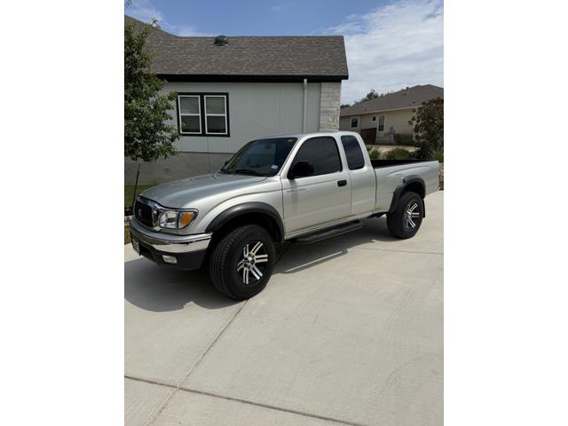 Photo of 2004 Silver Toyota Tacoma