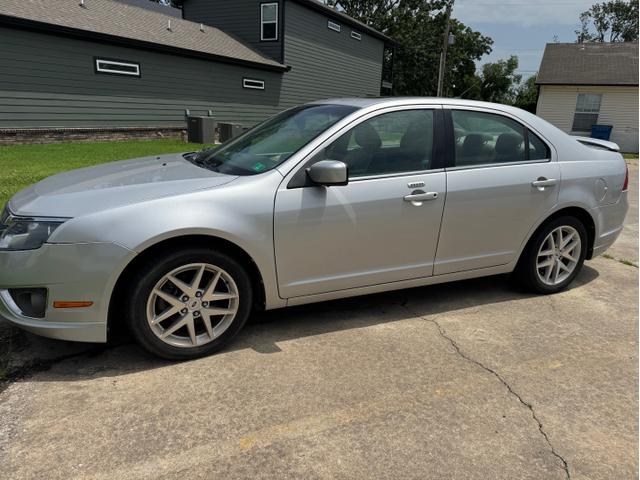 Photo of 2010 Gray Ford Fusion