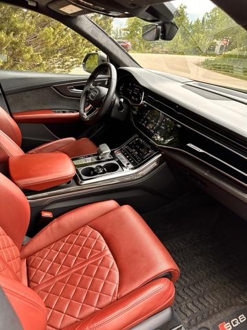 Photo of 2021 Gray Audi SQ8