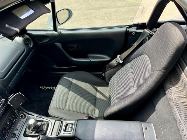 Photo of 2000 Silver Mazda MX-5 Miata