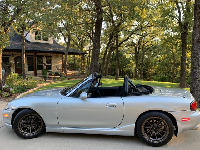 Photo of 2000 Silver Mazda MX-5 Miata