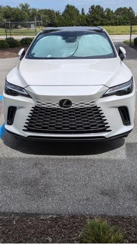 Photo of 2023 White Lexus RX 350