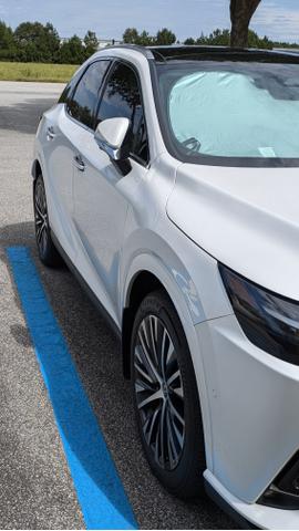 Photo of 2023 White Lexus RX 350