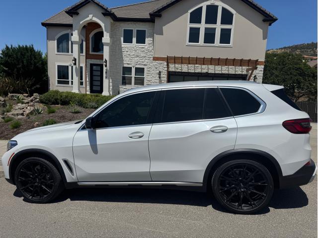 Photo of 2019 White BMW X5