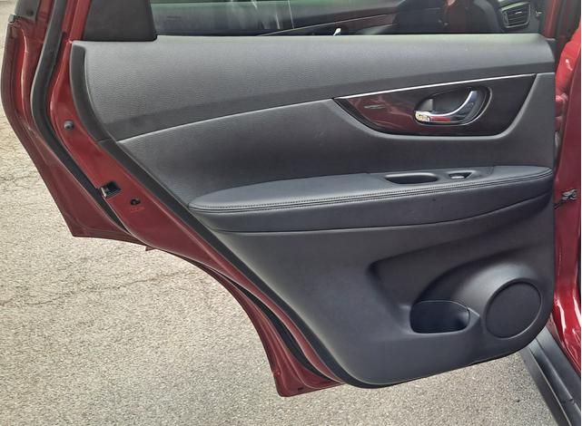 Photo of 2018 Red Nissan Rogue