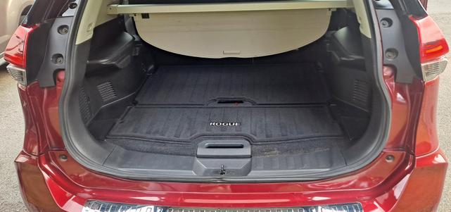 Photo of 2018 Red Nissan Rogue