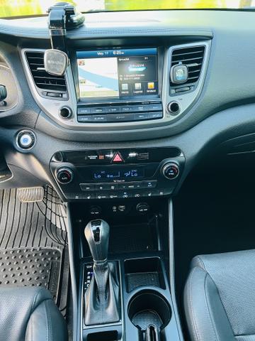 Photo of 2016 Black Hyundai TUCSON