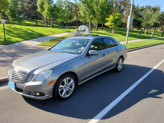 Photo of 2010 Gray Mercedes-Benz E-Class