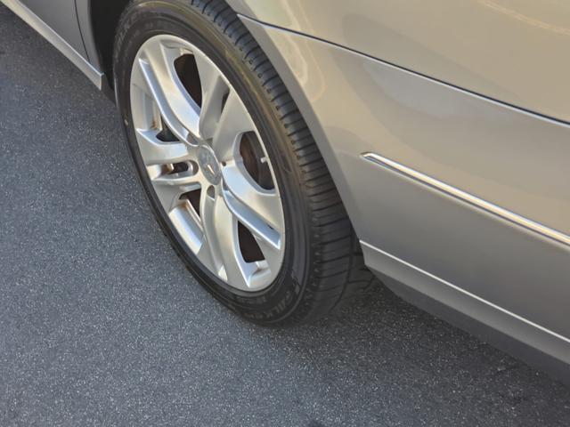 Photo of 2010 Gray Mercedes-Benz E-Class