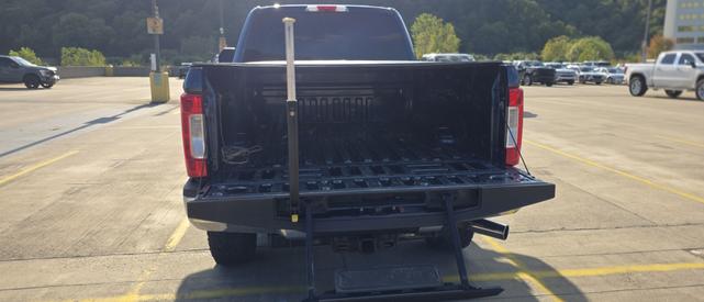 Photo of 2017 Blue Ford F-250